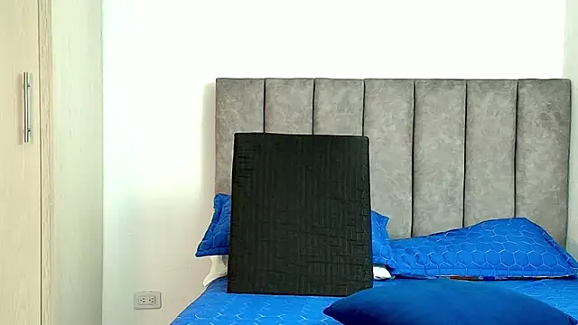 karina lewis  online show from 10/17/25, 03:53