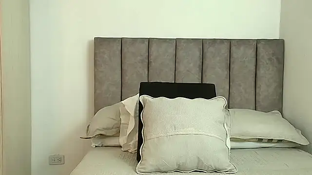 Snapshot of karina_lewis_ chatting on 01/10/26, 03:30 karina lewis online show from 01/10/26, 03:30