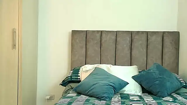 Snapshot of karina_lewis_ chatting on 03/04/26, 04:18 karina lewis online show from 03/04/26, 04:18