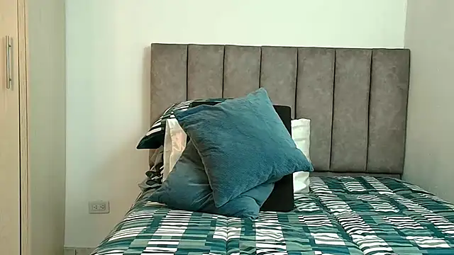 Snapshot of karina_lewis_ chatting on 03/06/26, 03:47 karina lewis online show from 03/06/26, 03:47