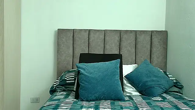 Snapshot of karina_lewis_ chatting on 03/13/26, 04:19 karina lewis online show from 03/13/26, 04:19