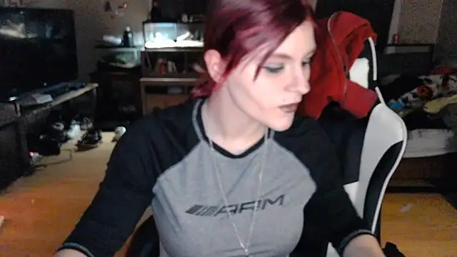 Snapshot of Elliewgfs chatting on 12/12/24, 01:43 Elliewgfs online show from 12/12/24, 01:43