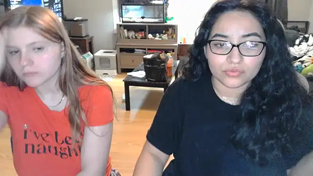 Snapshot of Elliewgfs chatting on 03/04/25, 03:44 Elliewgfs online show from 03/04/25, 03:44