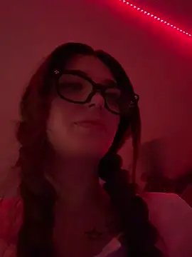 Snapshot of 18petitewhitegirl chatting on 01/17/25, 02:50 18petitewhitegirl online show from 01/17/25, 02:50