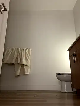 Snapshot of 18petitewhitegirl chatting on 12/20/25, 01:56 18petitewhitegirl online show from 12/20/25, 01:56