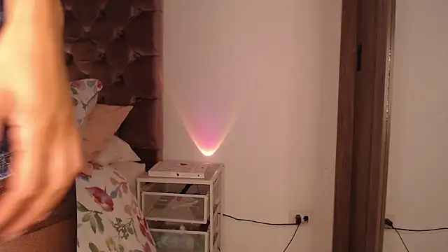 Roussmariehenao online show from 12/14/25, 01:16