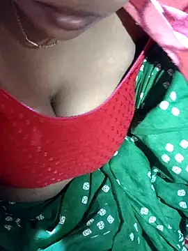 Snapshot of DARK_WINE_ chatting on 11/16/25, 10:48 DARK WINE online show from 11/16/25, 10:48