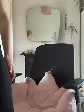 Snapshot of Littlelolo60 chatting on 02/27/25, 09:22 Littlelolo60 online show from 02/27/25, 09:22