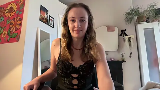 Snapshot of Littlelolo60 chatting on 11/11/25, 10:26 Littlelolo60 online show from 11/11/25, 10:26