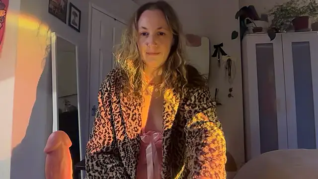 Snapshot of Littlelolo60 chatting on 02/05/26, 05:17 Littlelolo60 online show from 02/05/26, 05:17