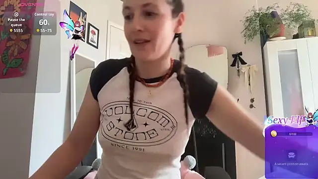 Snapshot of Littlelolo60 chatting on 02/10/26, 12:53 Littlelolo60 online show from 02/10/26, 12:53