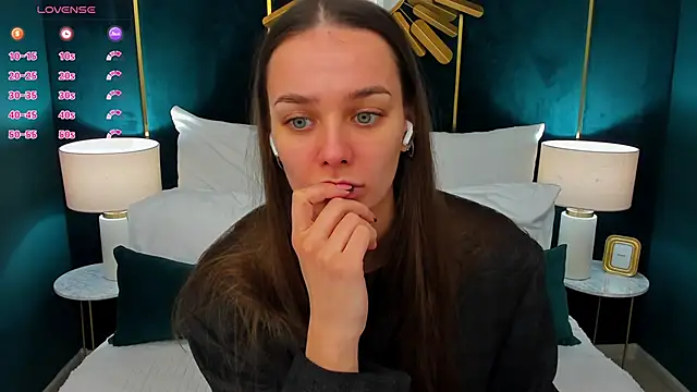 Snapshot of AprilWong chatting on 02/08/26, 06:06 AprilWong online show from 02/08/26, 06:06