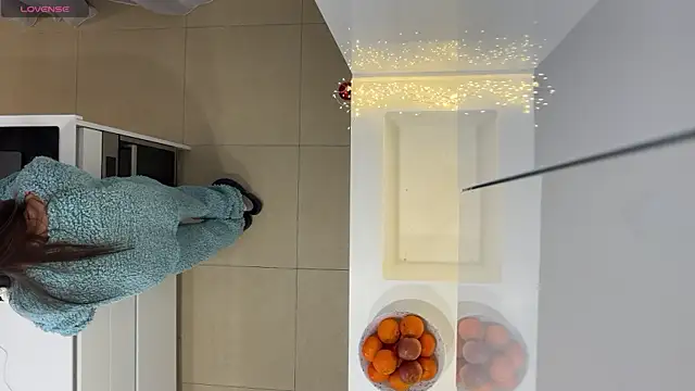 Mika Miller online show from 12/20/24, 09:39