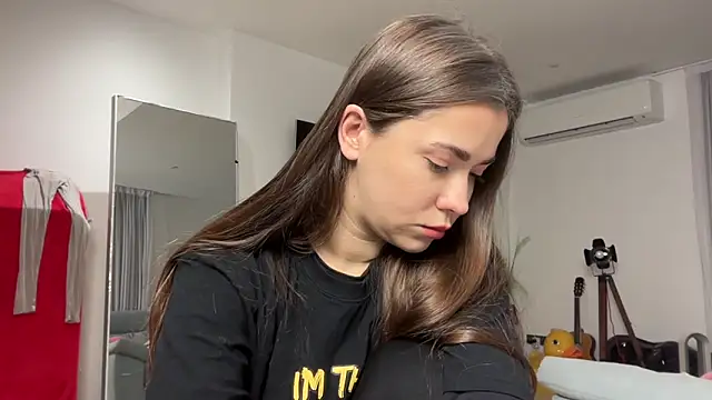 Snapshot of Mika_Miller chatting on 02/06/26, 07:02 Mika Miller online show from 02/06/26, 07:02