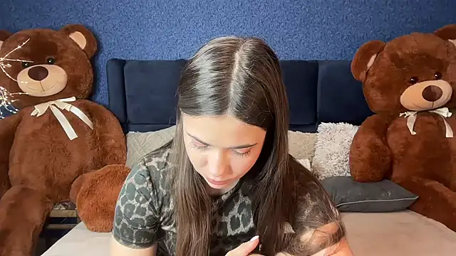 Snapshot of Mika_Miller chatting on 04/15/26, 06:48 Mika Miller online show from 04/15/26, 06:48