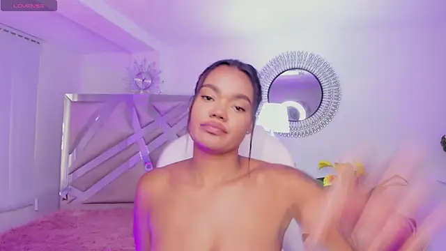 Snapshot of madisson_davon chatting on 12/17/24, 04:32 madisson davon online show from 12/17/24, 04:32