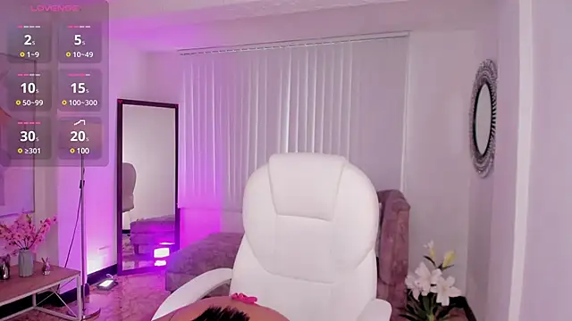 Snapshot of madisson_davon chatting on 03/07/25, 01:40 madisson davon online show from 03/07/25, 01:40