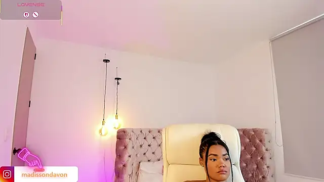 Snapshot of madisson_davon chatting on 09/10/25, 09:26 madisson davon online show from 09/10/25, 09:26