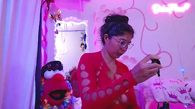 Snapshot of dainaflowers chatting on 02/09/26, 03:43 dainaflowers online show from 02/09/26, 03:43