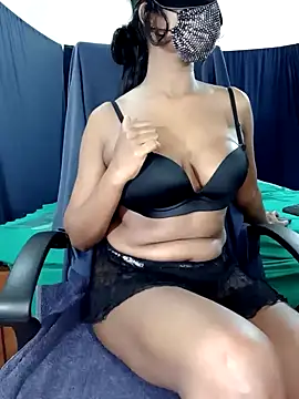 Snapshot of Midnight_Blossom chatting on 12/19/24, 11:46 Midnight Blossom online show from 12/19/24, 11:46