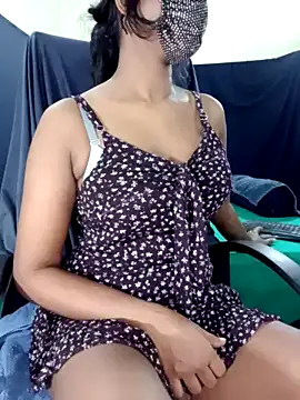 Snapshot of Midnight_Blossom chatting on 02/10/25, 09:04 Midnight Blossom online show from 02/10/25, 09:04