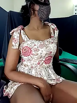 Snapshot of Midnight_Blossom chatting on 02/12/25, 08:50 Midnight Blossom online show from 02/12/25, 08:50