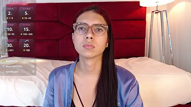 sara saenz99 online show from 01/24/25, 10:41