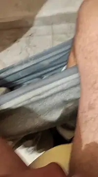 Snapshot of skrigul12 chatting on 01/01/25, 04:07 skrigul12 online show from 01/01/25, 04:07