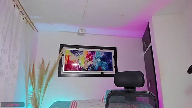 Snapshot of Scarlett_811 chatting on 03/05/25, 02:36 Scarlett 811 online show from 03/05/25, 02:36