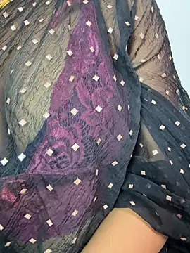 VR here 4U online show from 11/08/25, 01:11