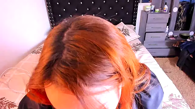 Snapshot of valerie_luxe_ chatting on 12/23/24, 07:49 valerie luxe  online show from 12/23/24, 07:49