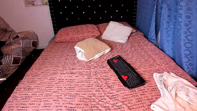 Snapshot of valerie_luxe_ chatting on 02/21/25, 09:00 valerie luxe  online show from 02/21/25, 09:00