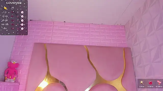 Thyna Smithx69 online show from 12/22/25, 12:02