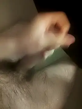 Snapshot of hungandnerdy420 chatting on 10/15/25, 06:13 hungandnerdy420 online show from 10/15/25, 06:13