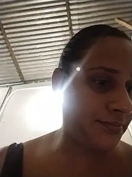 Snapshot of Andreita_95 chatting on 05/24/26, 01:43 Andreita 95 online show from 05/24/26, 01:43