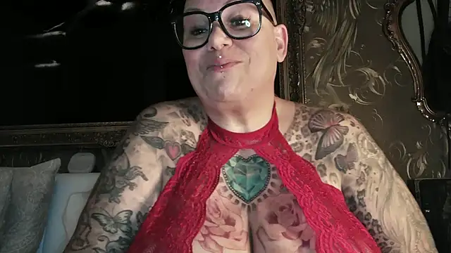 Snapshot of gepiercte_nippel chatting on 01/05/25, 08:21 gepiercte nippel online show from 01/05/25, 08:21