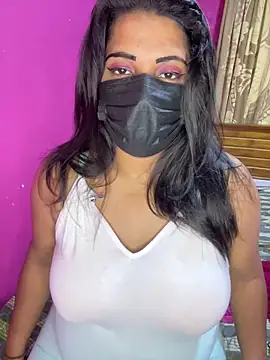 NOORA-GIRL online show from 10/08/25, 11:02