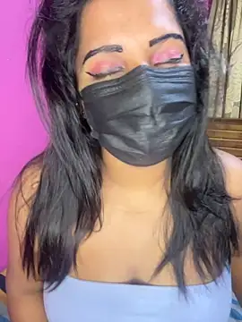 NOORA-GIRL online show from 10/11/25, 10:41