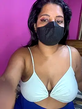 NOORA-GIRL online show from 10/13/25, 02:33