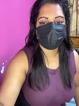 NOORA-GIRL online show from 11/17/25, 01:55