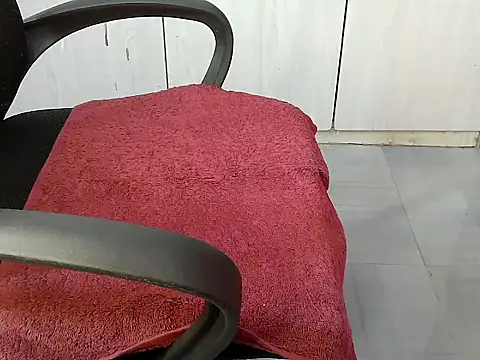 Snapshot of Destiny_Desire chatting on 09/17/25, 10:33 Destiny Desire online show from 09/17/25, 10:33