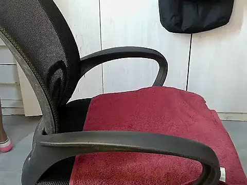 Snapshot of Destiny_Desire chatting on 09/20/25, 11:00 Destiny Desire online show from 09/20/25, 11:00