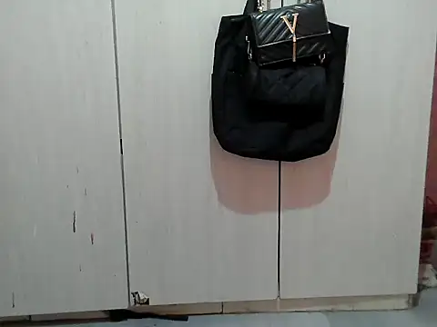 Snapshot of Destiny_Desire chatting on 09/28/25, 09:36 Destiny Desire online show from 09/28/25, 09:36