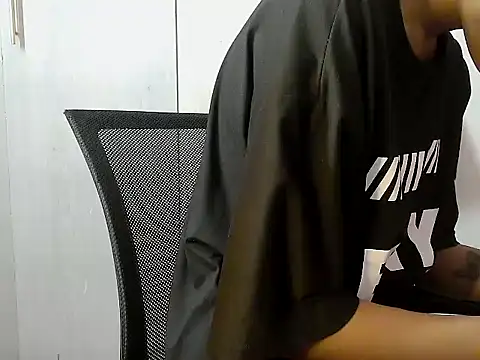 Snapshot of Destiny_Desire chatting on 10/17/25, 04:53 Destiny Desire online show from 10/17/25, 04:53