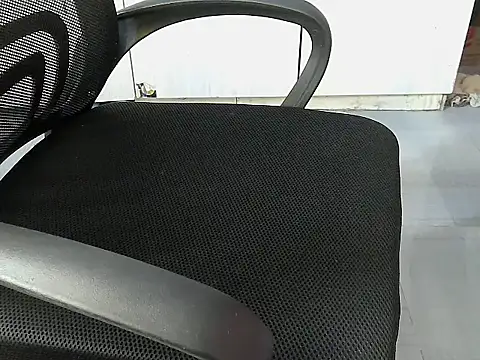 Snapshot of Destiny_Desire chatting on 10/19/25, 09:10 Destiny Desire online show from 10/19/25, 09:10