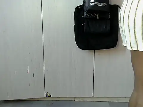 Snapshot of Destiny_Desire chatting on 11/13/25, 09:41 Destiny Desire online show from 11/13/25, 09:41