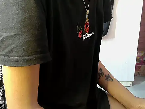 Snapshot of Destiny_Desire chatting on 11/20/25, 12:27 Destiny Desire online show from 11/20/25, 12:27