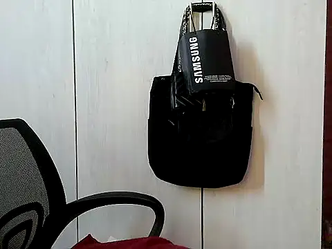 Snapshot of Destiny_Desire chatting on 11/21/25, 05:00 Destiny Desire online show from 11/21/25, 05:00