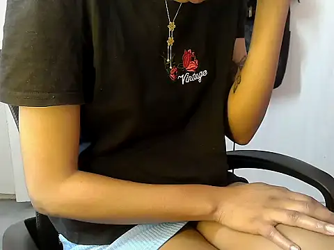 Snapshot of Destiny_Desire chatting on 11/24/25, 12:16 Destiny Desire online show from 11/24/25, 12:16