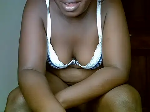 Snapshot of SWEETRENNE_ chatting on 03/23/25, 12:36 SWEETRENNE  online show from 03/23/25, 12:36